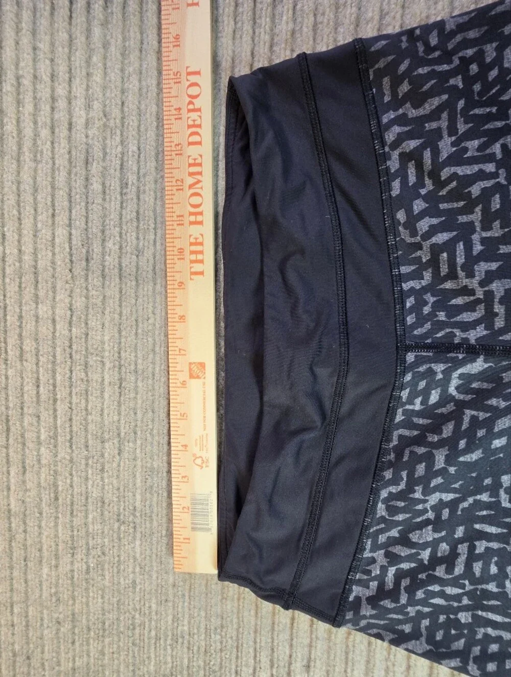 Women's Lululemon Run Inspire Crop II leggings Size 8 Black Gray